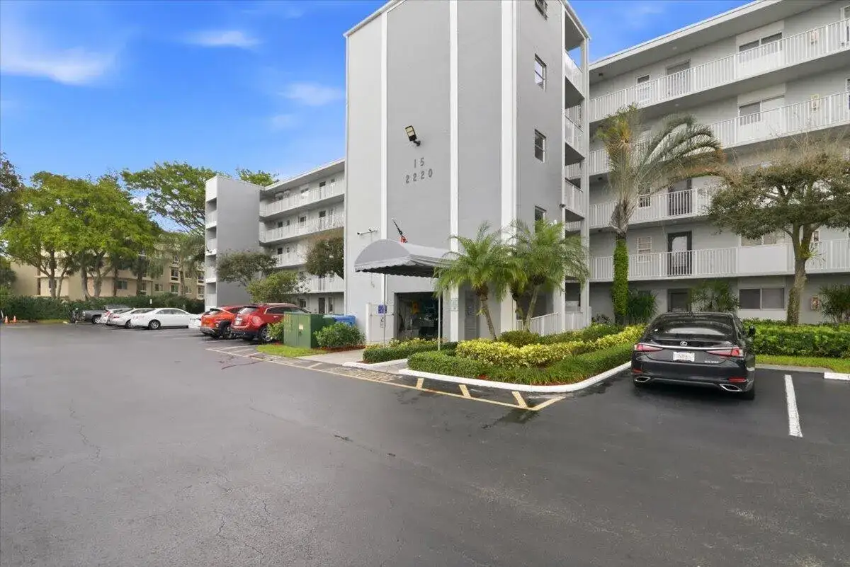 2220 N Cypress Bend Drive # 410, Pompano Beach FL 33069