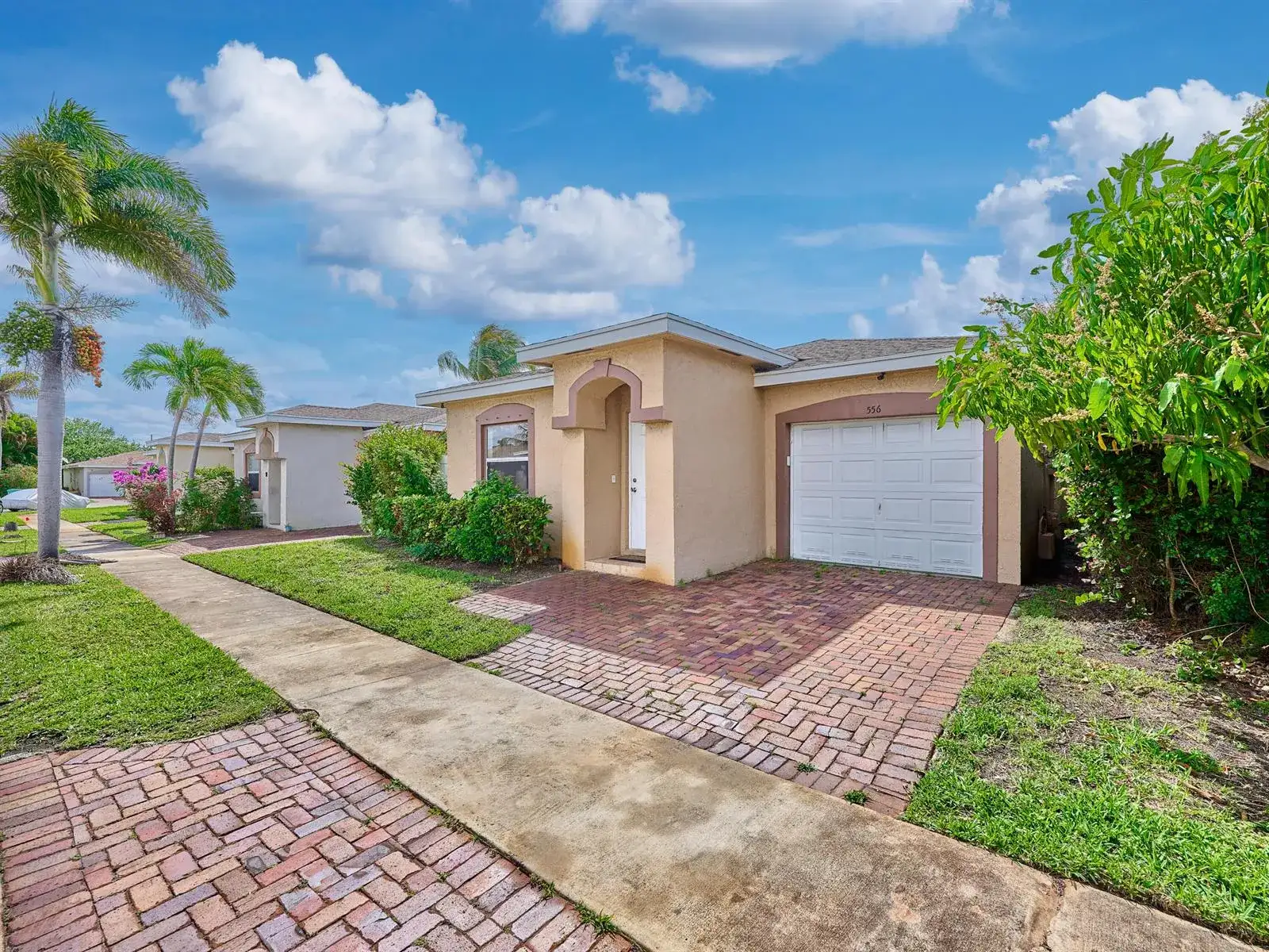556 E Ridge Cir Circle N, Boynton Beach FL 33435 photo 4