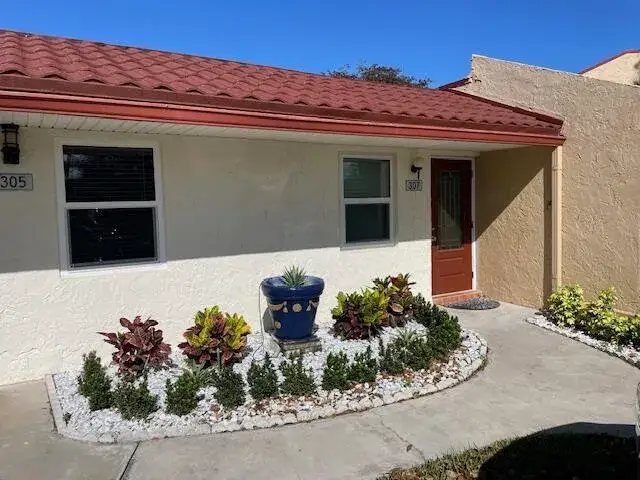 307 Lake Evelyn Drive, West Palm Beach FL 33411