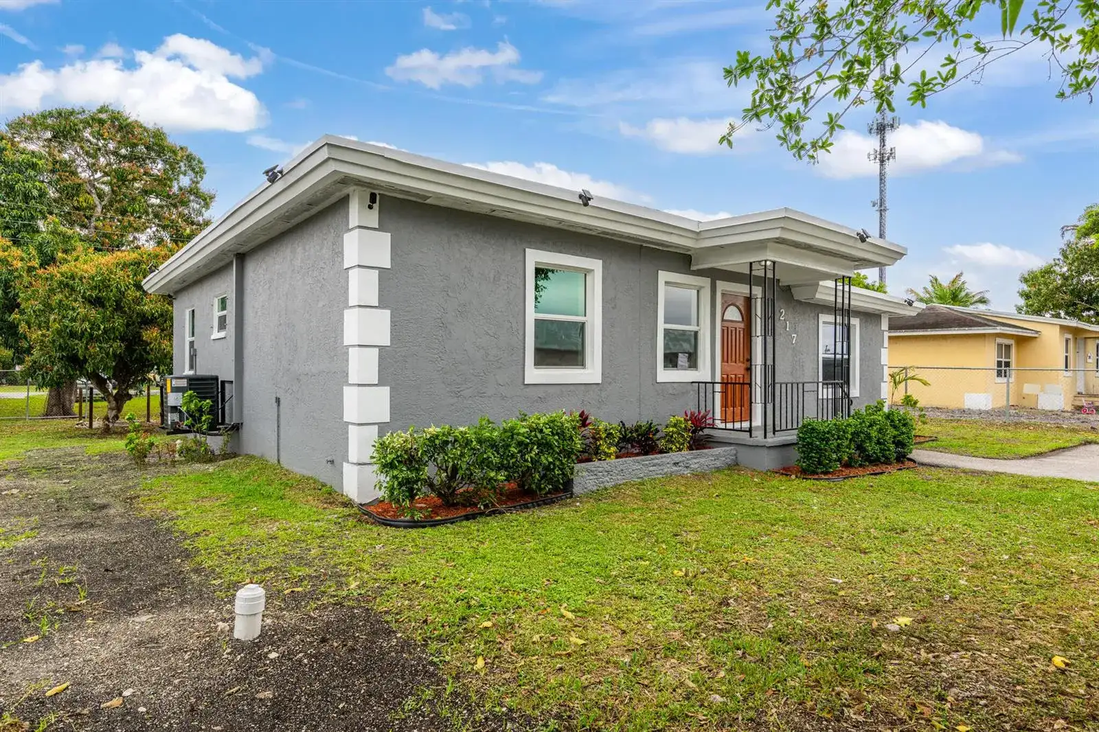 217 NW 14th Street, Belle Glade FL 33430 photo 3