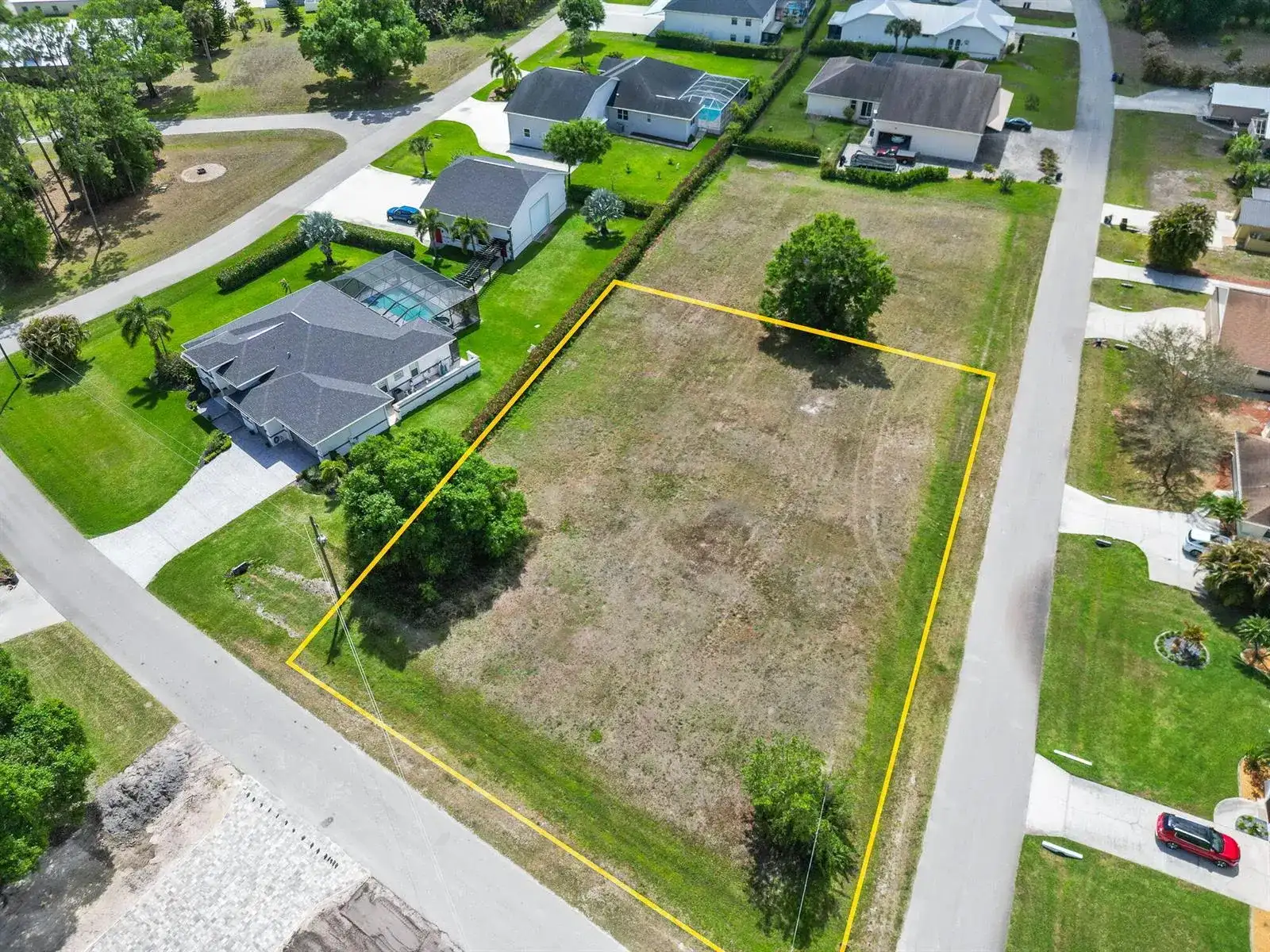 6871 Cherokee Avenue, Fort Myers FL 33905 photo 2