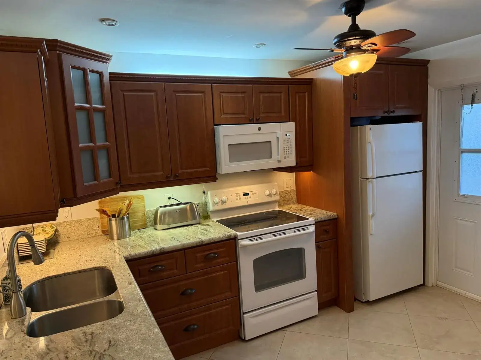 300 NE 14th Avenue # 411, Hallandale Beach FL 33009 photo 3