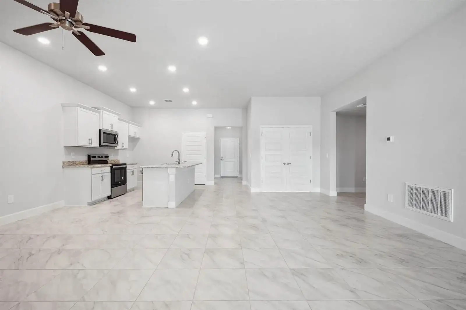 8646 Giovanni Avenue, Fort Pierce FL 34951 photo 5