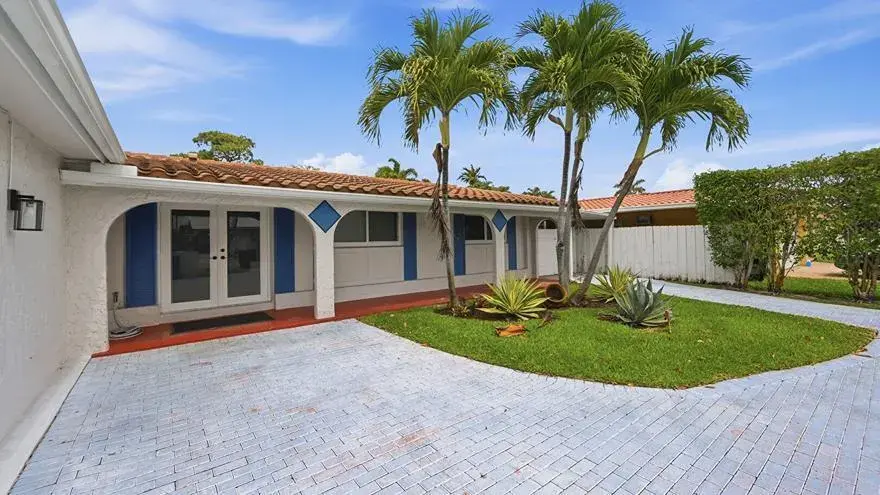 1641 NE 56th Court, Fort Lauderdale FL 33334