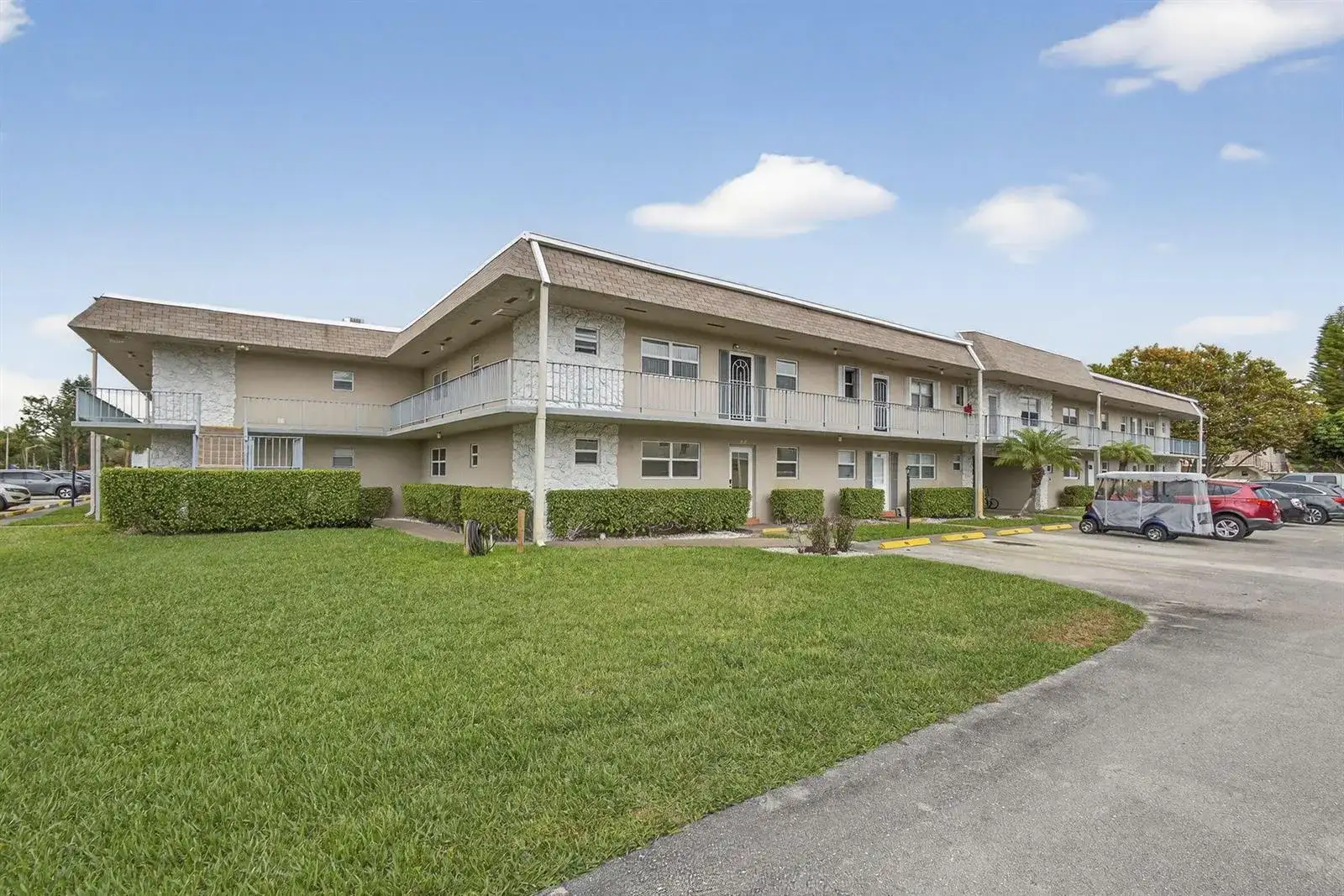 202 Oxford 200, West Palm Beach FL 33417 photo 2