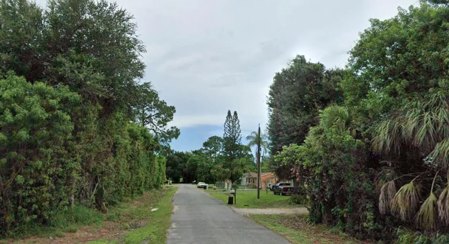 2001 N 51st Court, Fort Pierce FL 34947 photo 2