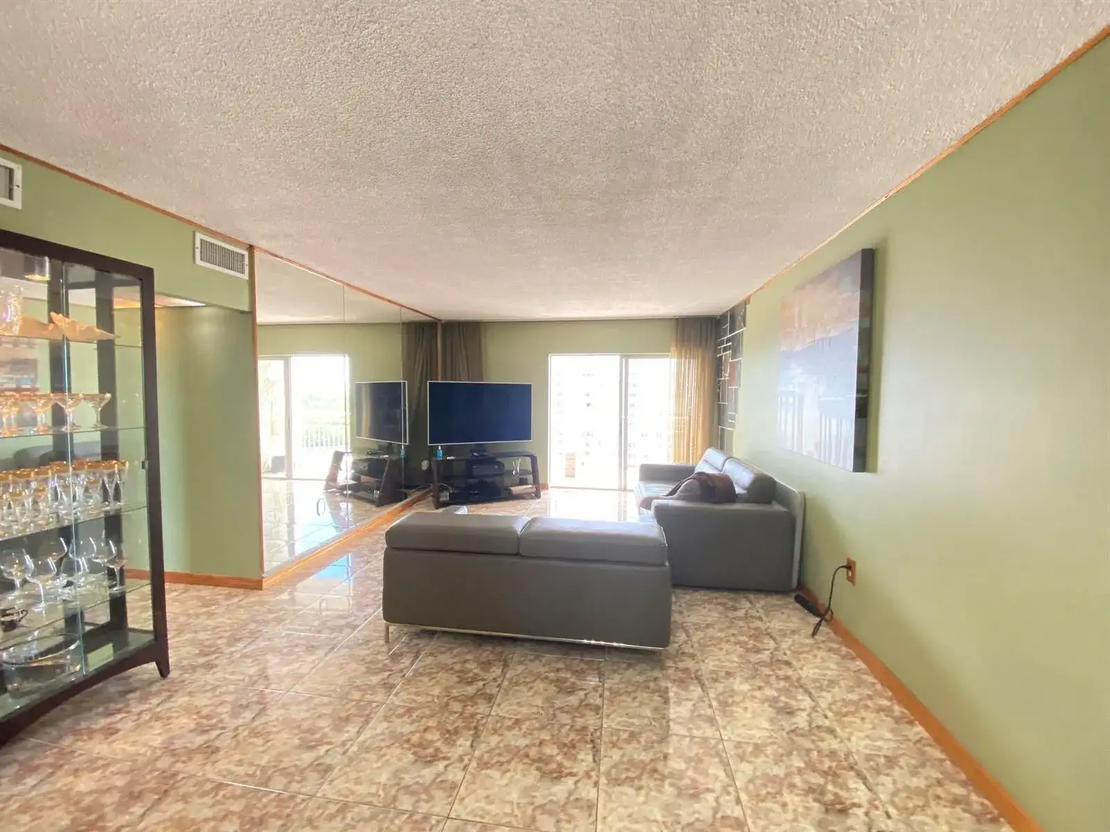 400 Kings Point Drive # 1423, Sunny Isles Beach FL 33160
