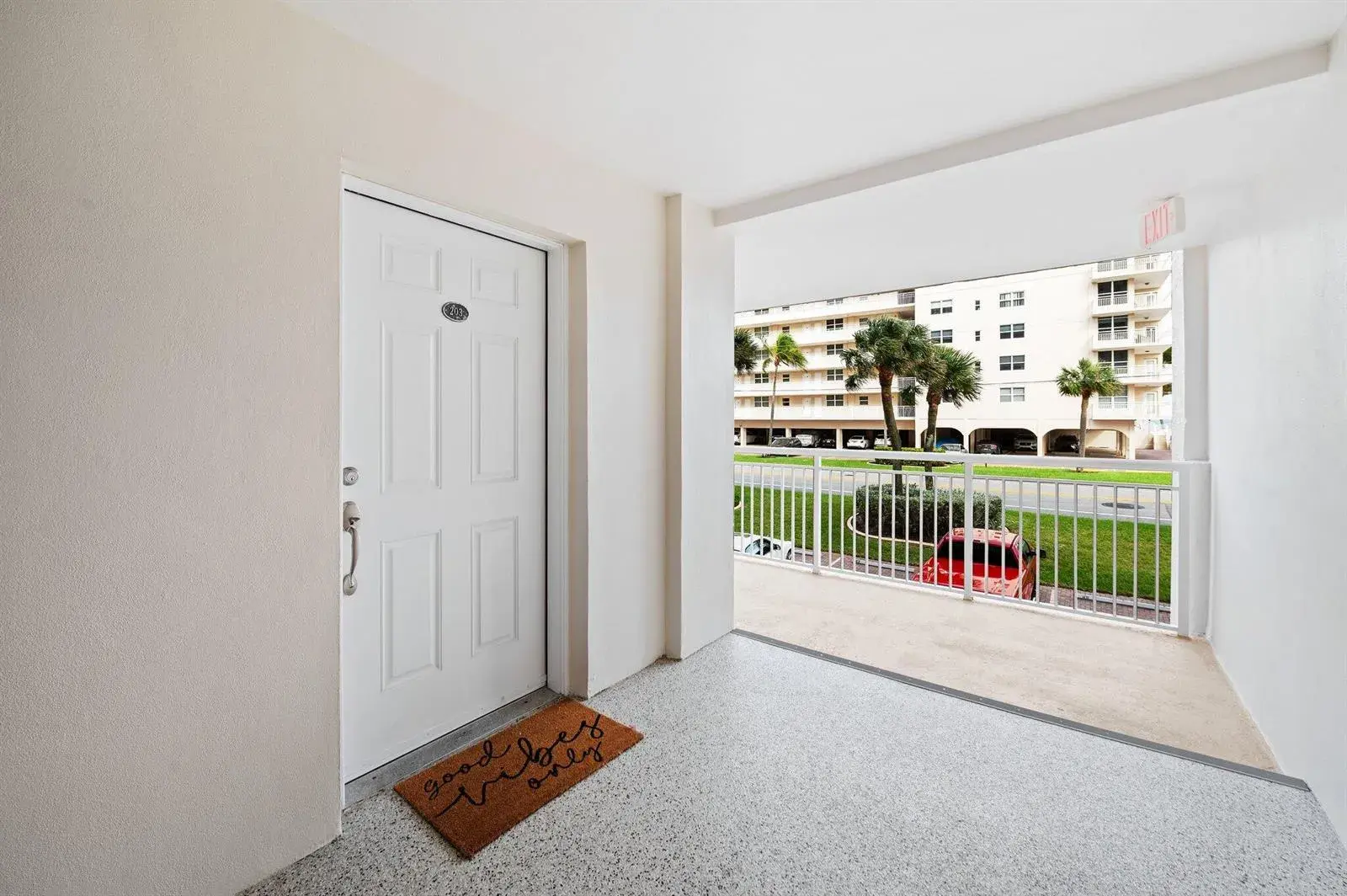 1050 Hillsboro Mile Unit 203w, Hillsboro Beach FL 33062