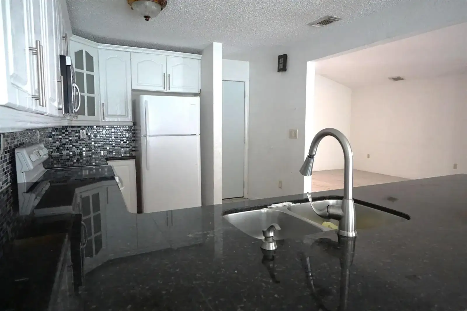 18011 SW 139th Court, Miami FL 33177 photo 5