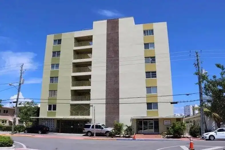 8001 Crespi Boulevard # 5c, Miami Beach FL 33141