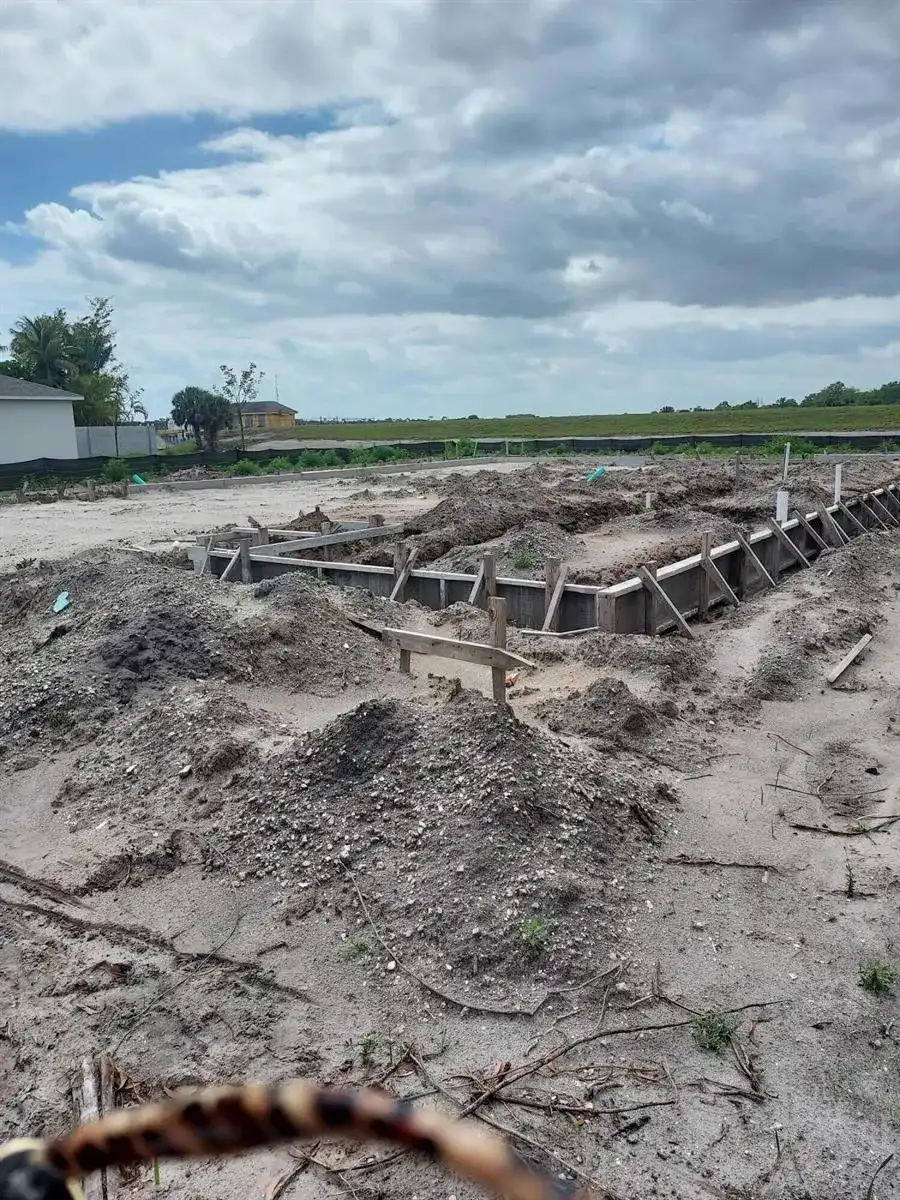 2660 SE South Blackwell Drive SE, Port St. Lucie FL 34952
