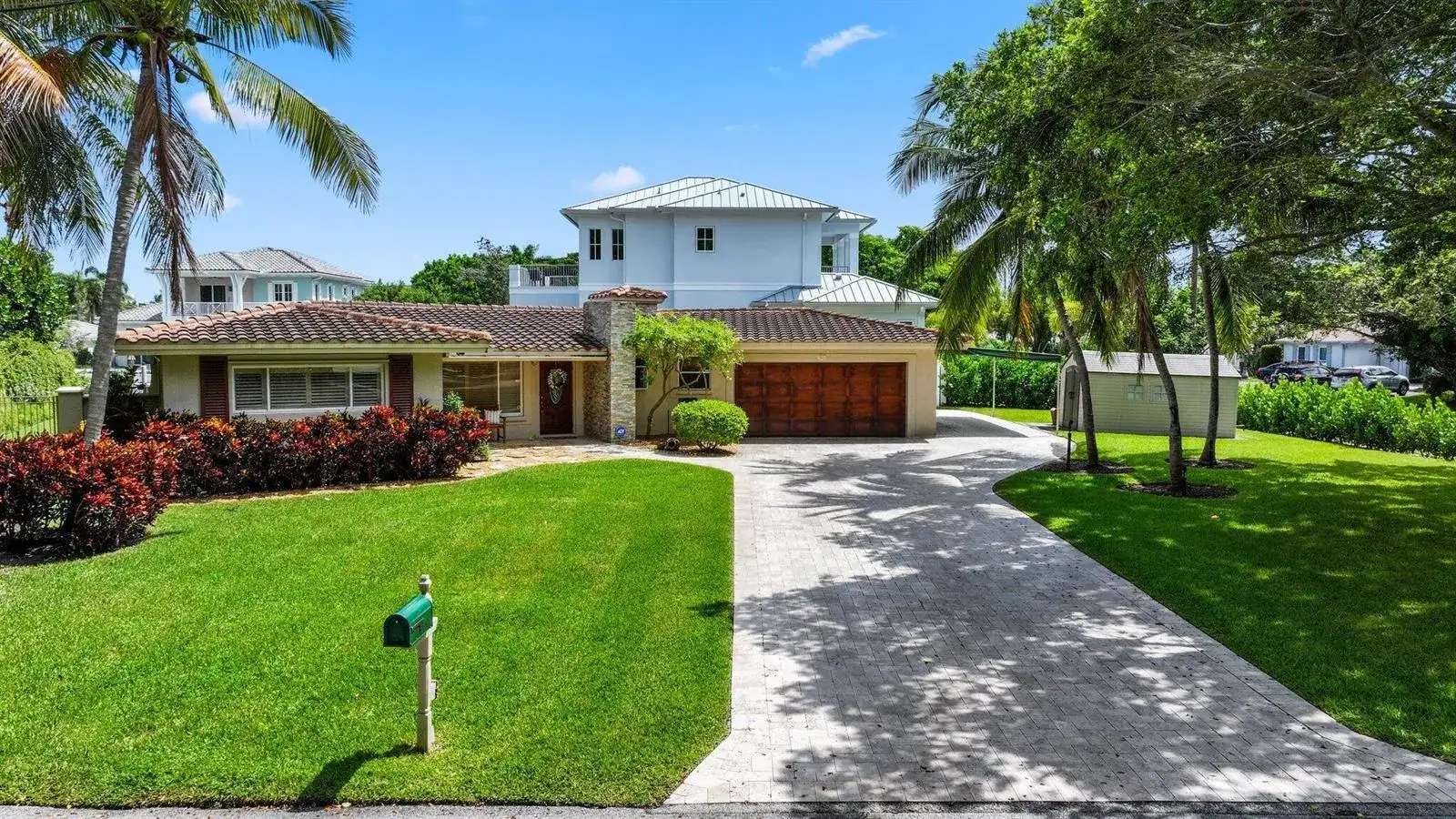910 Banyan Drive, Delray Beach FL 33483 photo 2