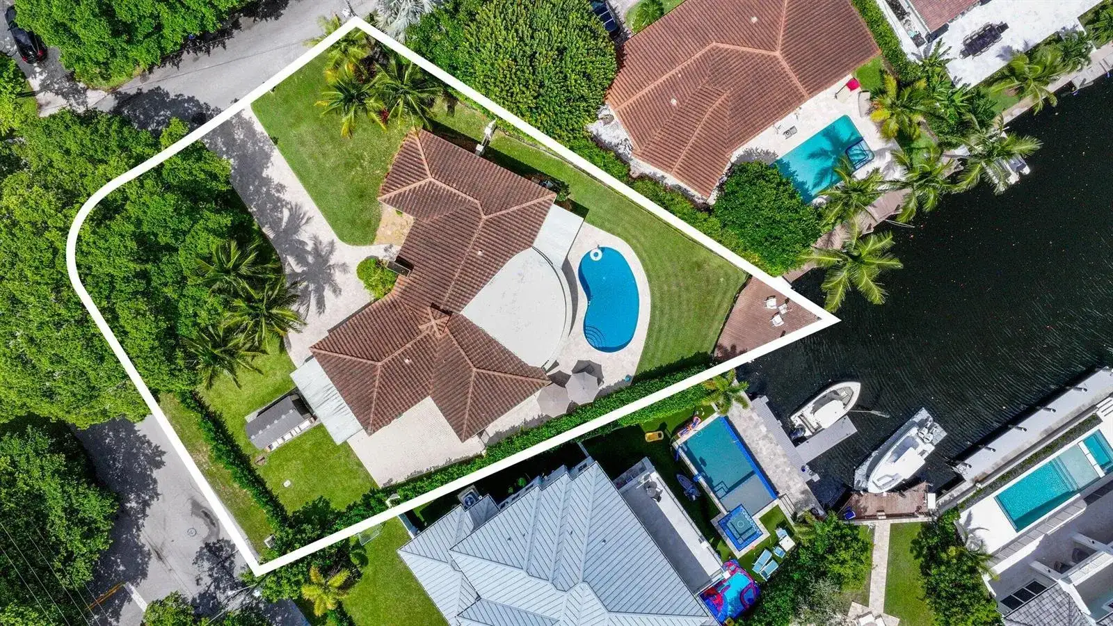 910 Banyan Drive, Delray Beach FL 33483 photo 4