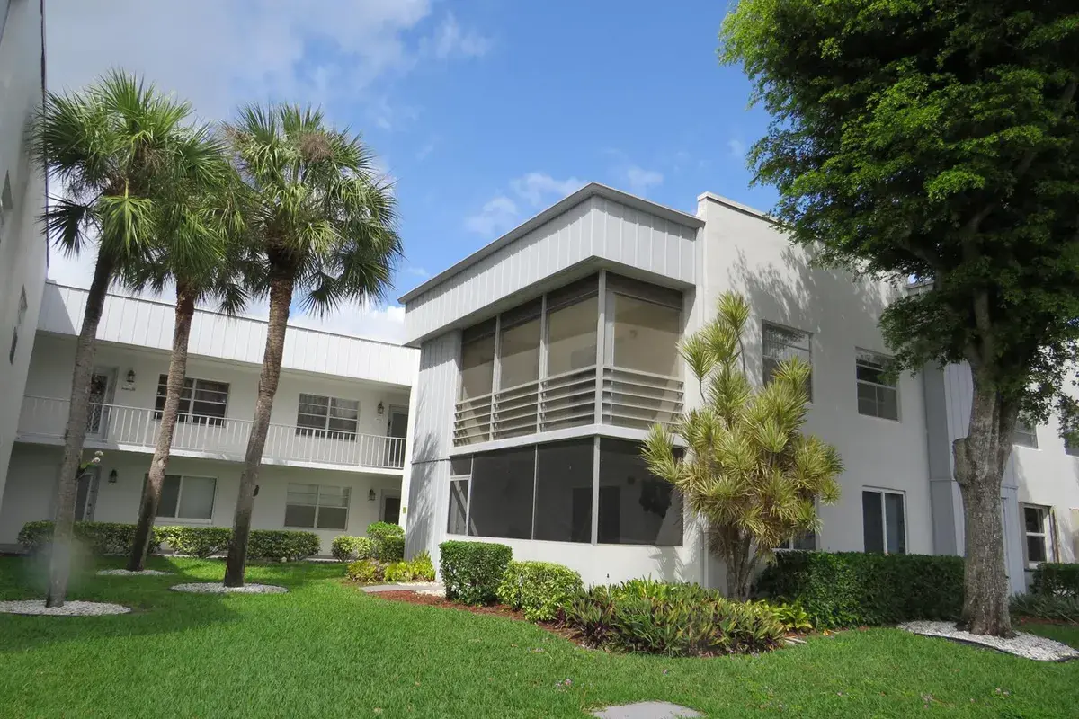 557 Burgundy L, Delray Beach FL 33484