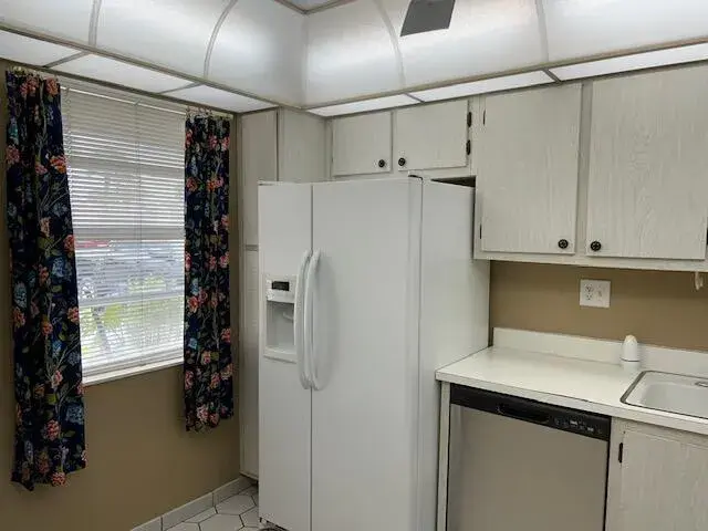 160 Lake Gloria Drive # 160, West Palm Beach FL 33411 photo 2