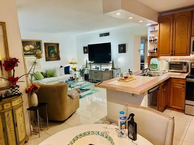 1150 NW 30th Court NW # 203, Wilton Manors FL 33311