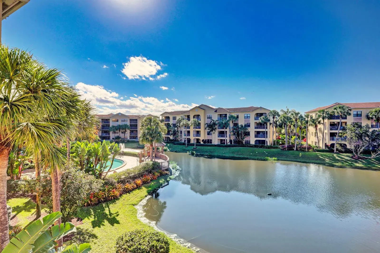 800 Uno Lago Drive # 305, Juno Beach FL 33408