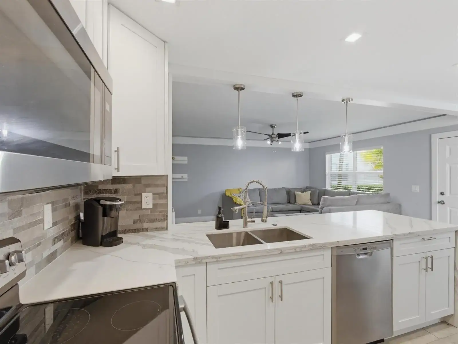 397 Burgundy I, Delray Beach FL 33484 photo 2