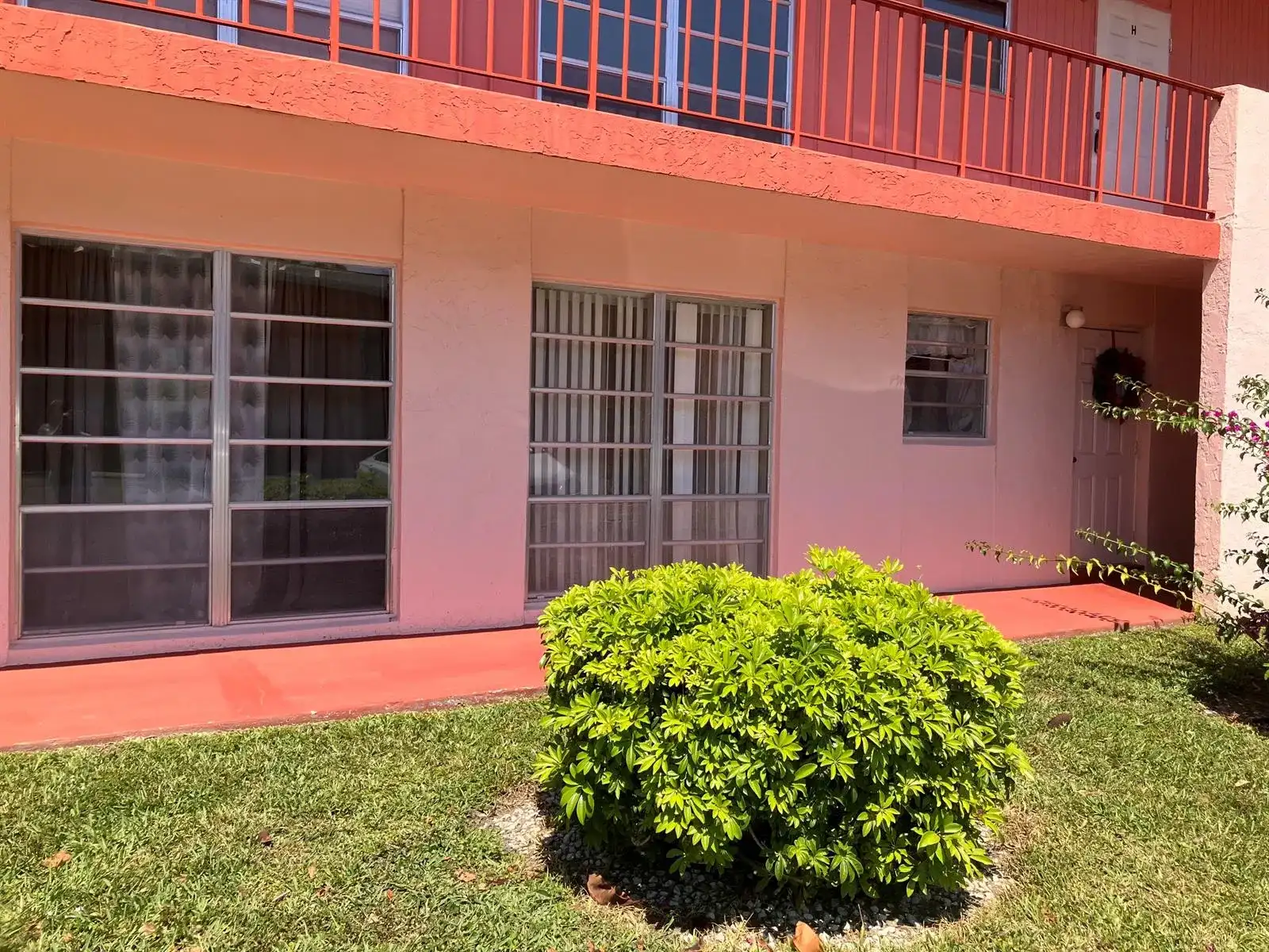 17 Golfs Edge # D, West Palm Beach FL 33417