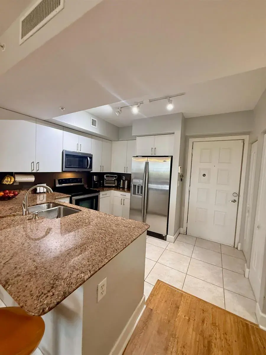 1830 Radius Drive # 507, Hollywood FL 33020