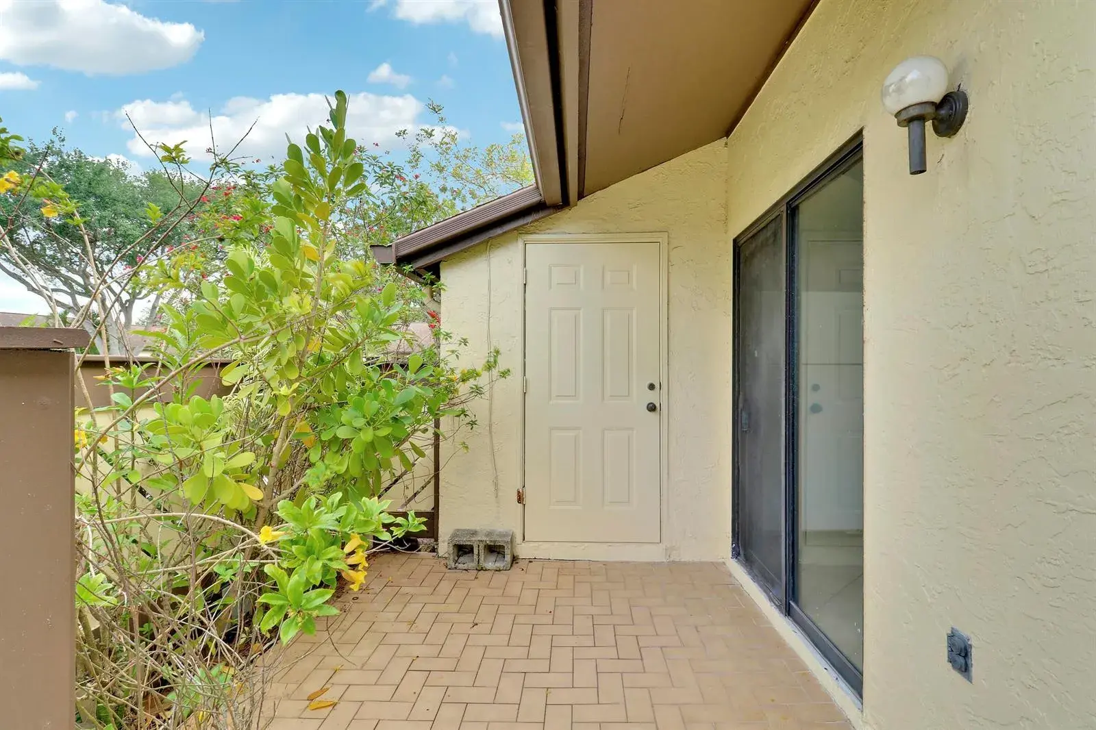 135 Manchineel Court, Royal Palm Beach FL 33411