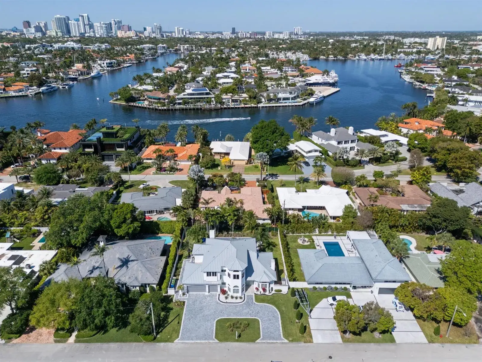 607 Intracoastal Drive, Fort Lauderdale FL 33304 photo 5