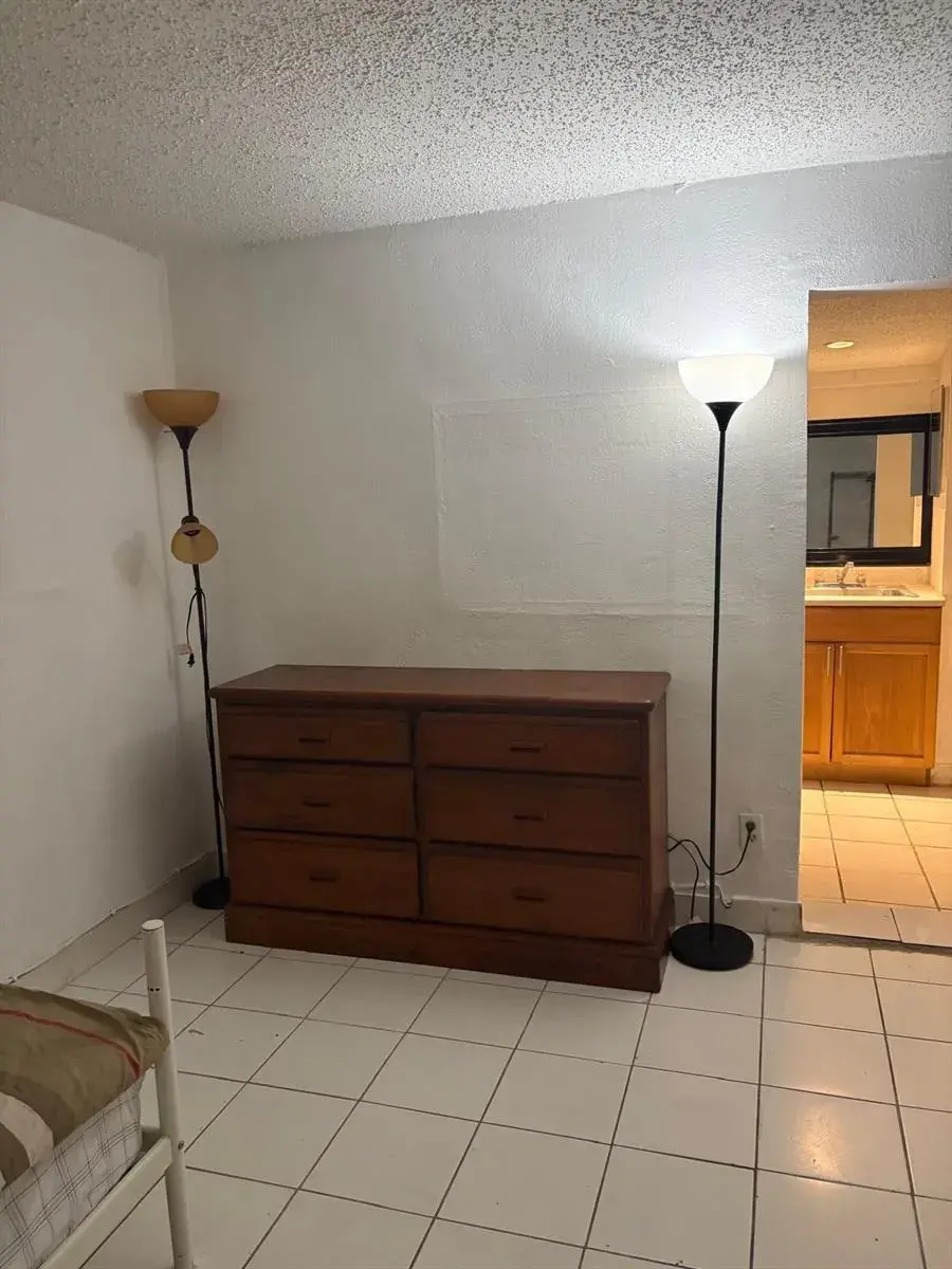 4100 N 32nd Court # 3, Hollywood FL 33021