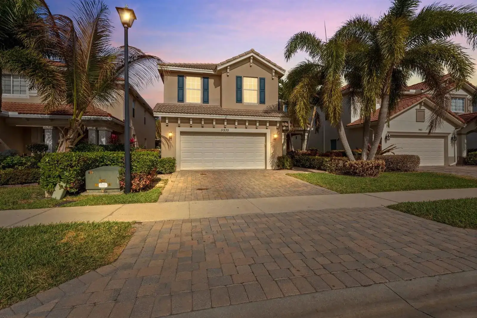 5935 SE Crooked Oak Avenue, Hobe Sound FL 33455 photo 2