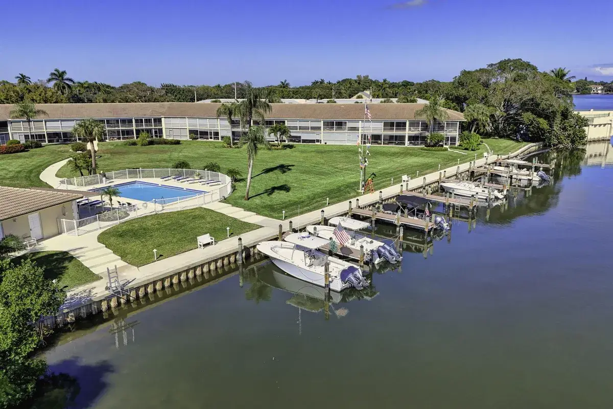 478 Tequesta Drive # 205, Tequesta FL 33469