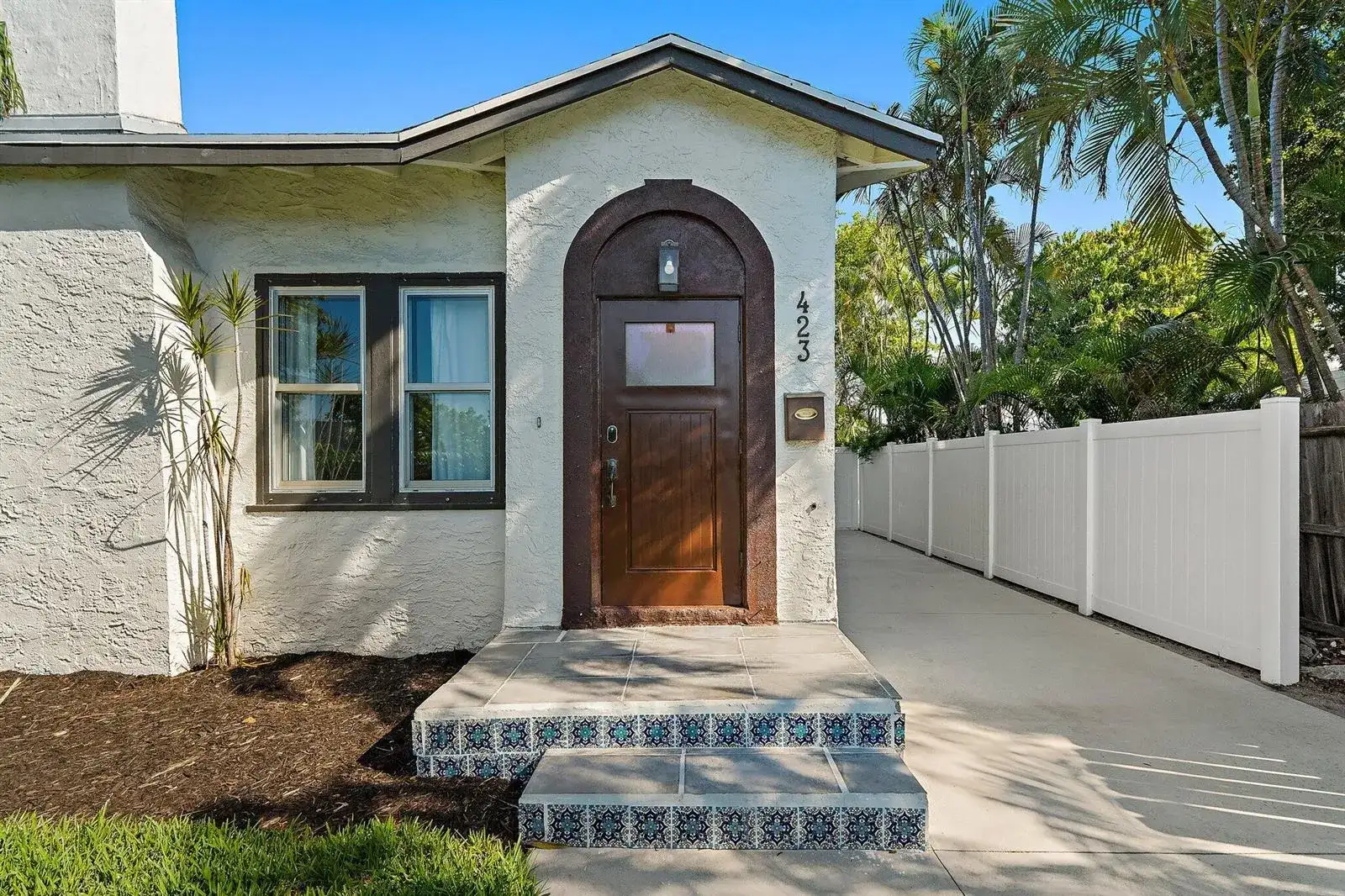 423 Avenida Alegre, West Palm Beach FL 33405 photo 4