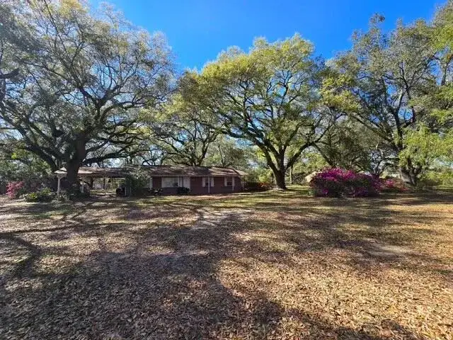 4643 Keyser Lane, FL 32571 photo 3
