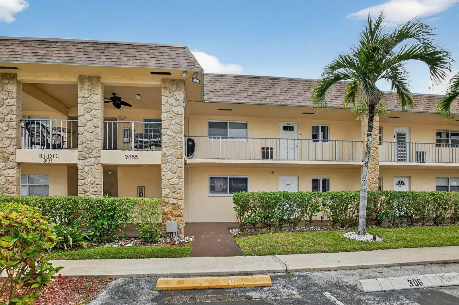 9855 Sandalfoot Boulevard Apt 317, Boca Raton FL 33428
