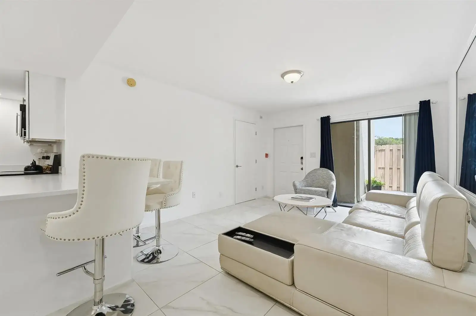 602 Executive Center Drive Unit 105, West Palm Beach FL 33401 photo 3