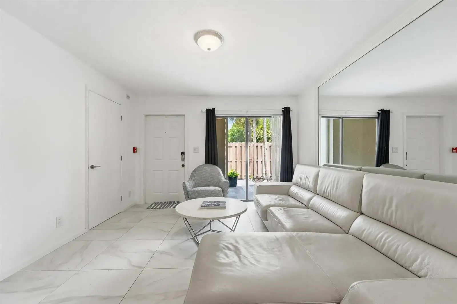 602 Executive Center Drive Unit 105, West Palm Beach FL 33401 photo 4