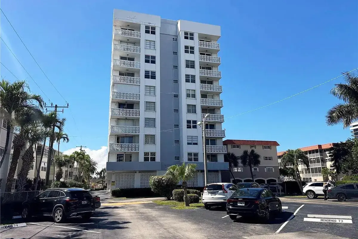 3113 S Ocean Drive # 504, Hallandale Beach FL 33009