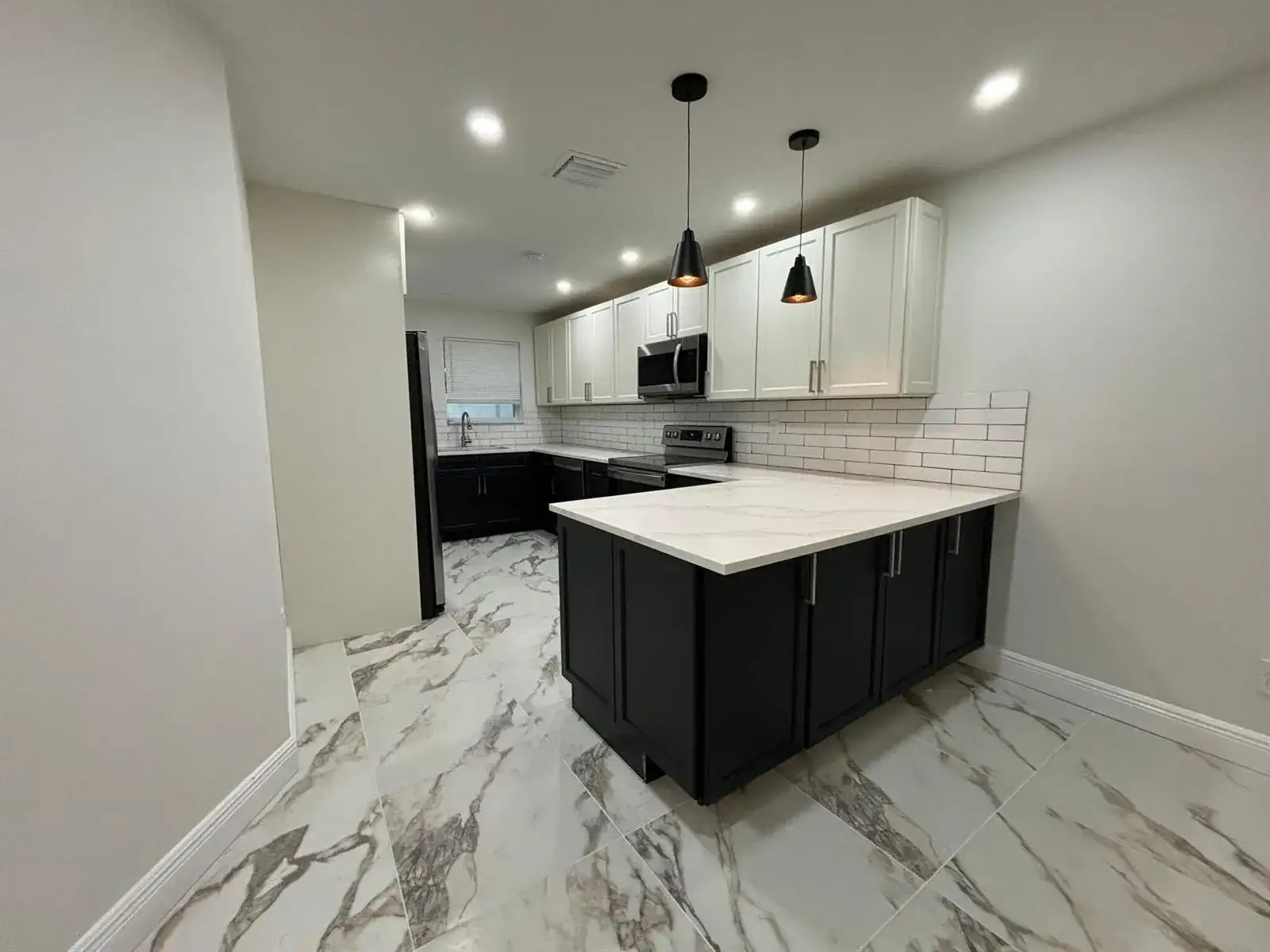 800 SW 7th Street, Hallandale Beach FL 33009 photo 5