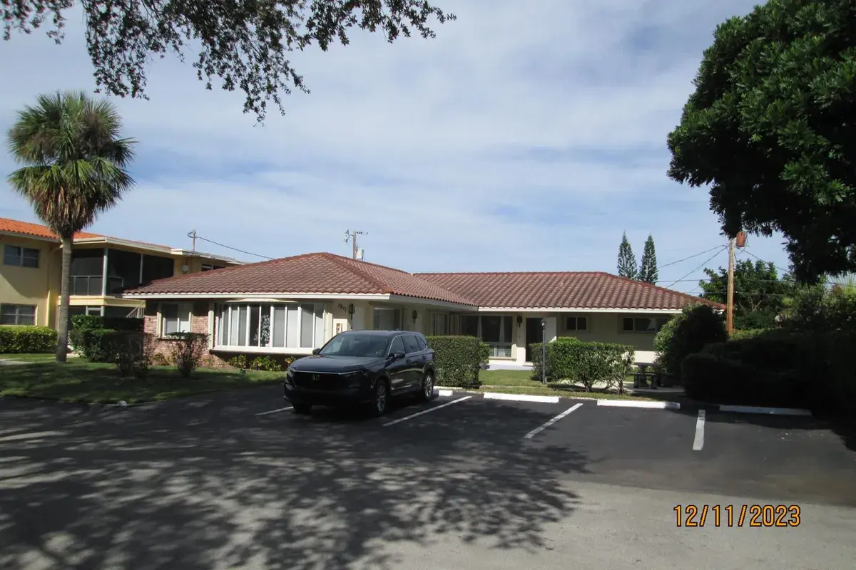 1911 NE 27th Court # 3, Lighthouse Point FL 33064