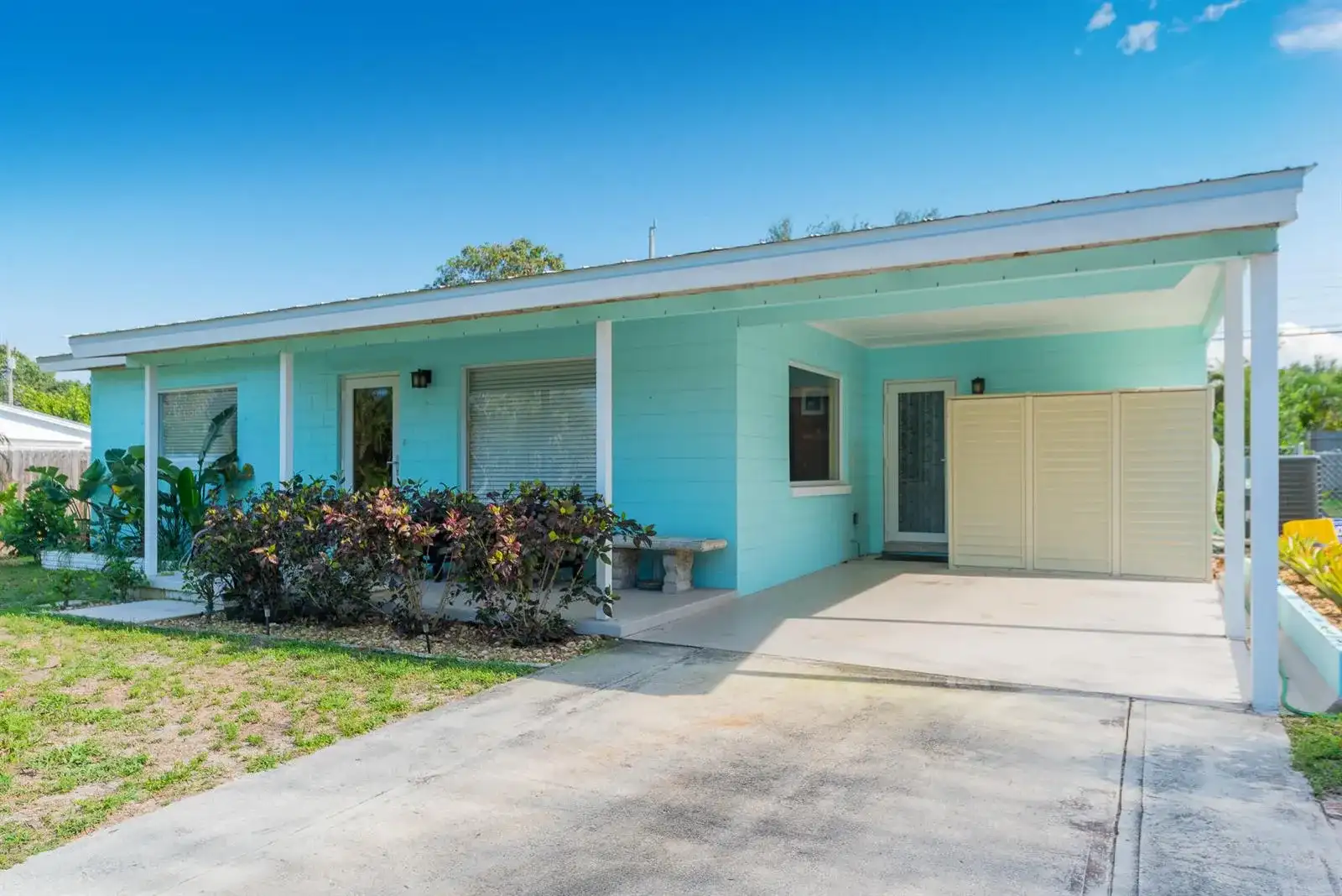 2574 NE Roberta Street, Jensen Beach FL 34957