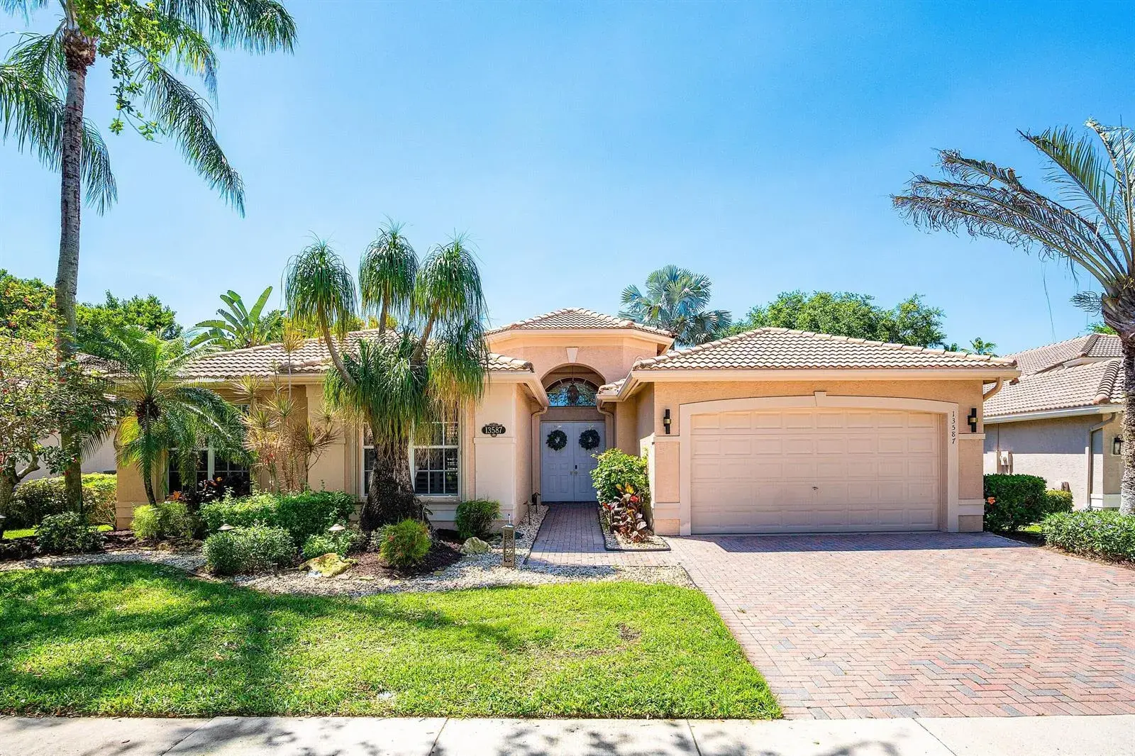 13587 Barcelona Lake Circle, Delray Beach FL 33446