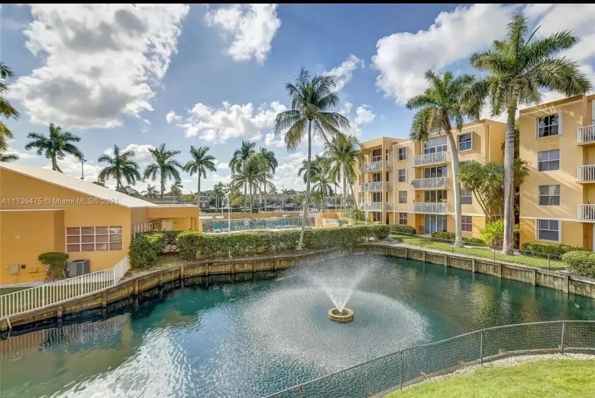 1350 SE 3rd Avenue # 211, Dania Beach FL 33004