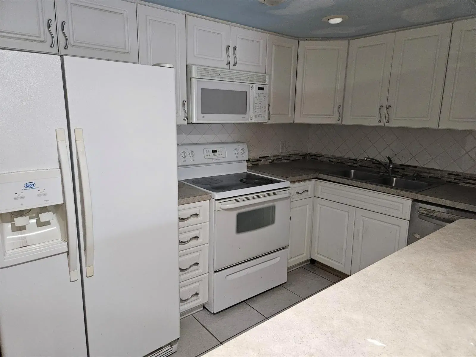 5570 NW 44th Street NW # 107a, Lauderhill FL 33319