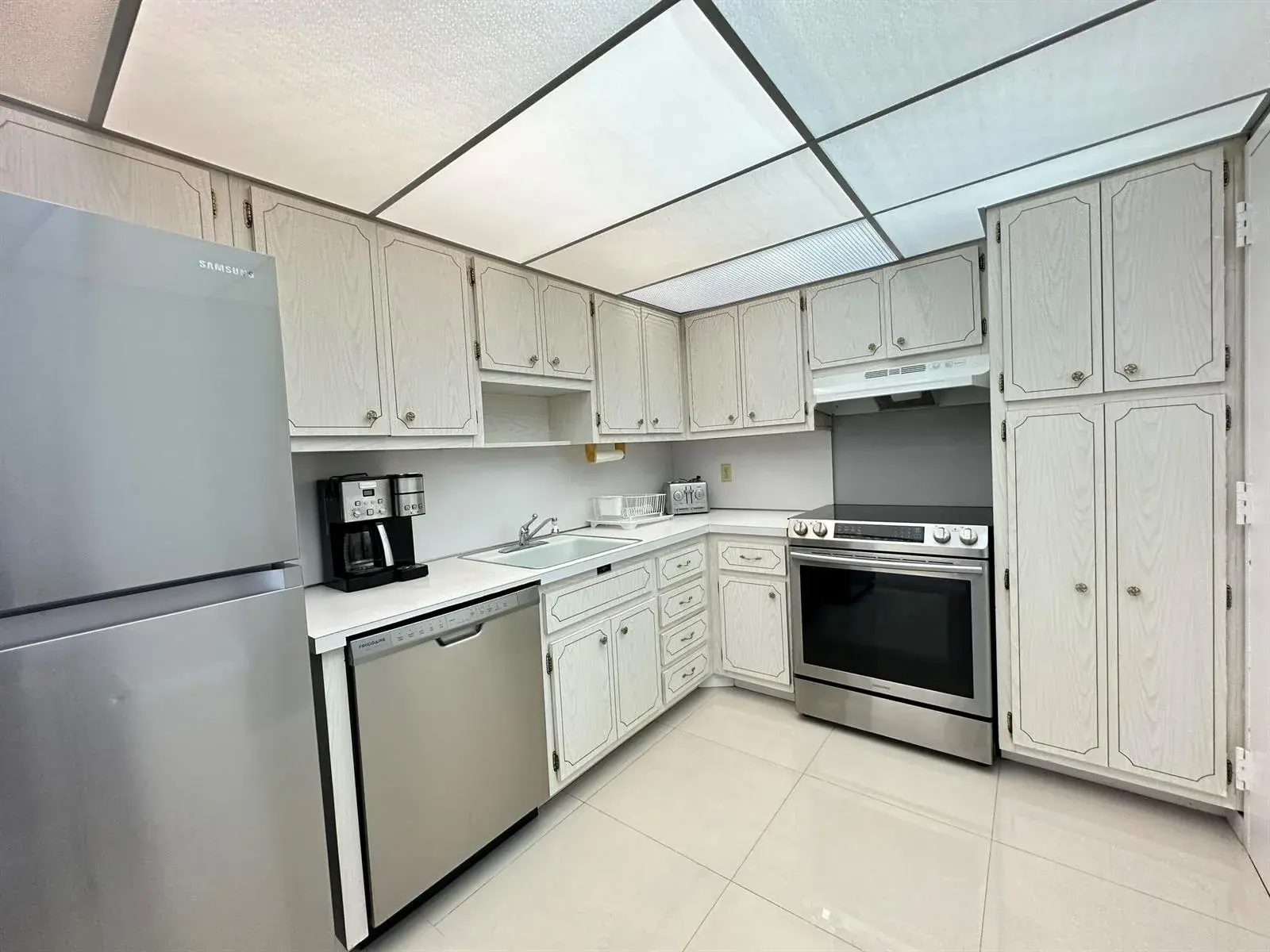 1985 S Ocean Drive # 21a, Hallandale Beach FL 33009