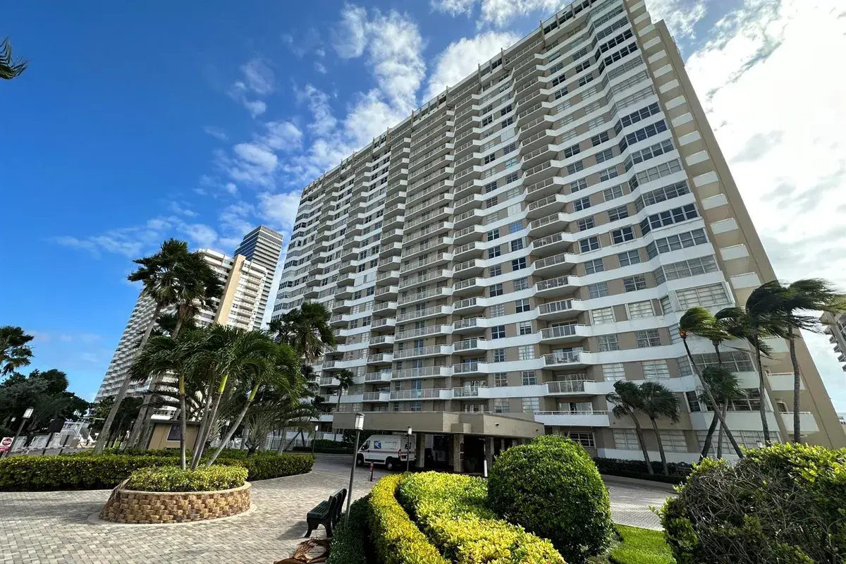 1985 S Ocean Drive # 21a, Hallandale Beach FL 33009