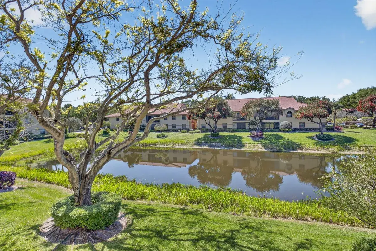 5155 Europa Drive # M, Boynton Beach FL 33437