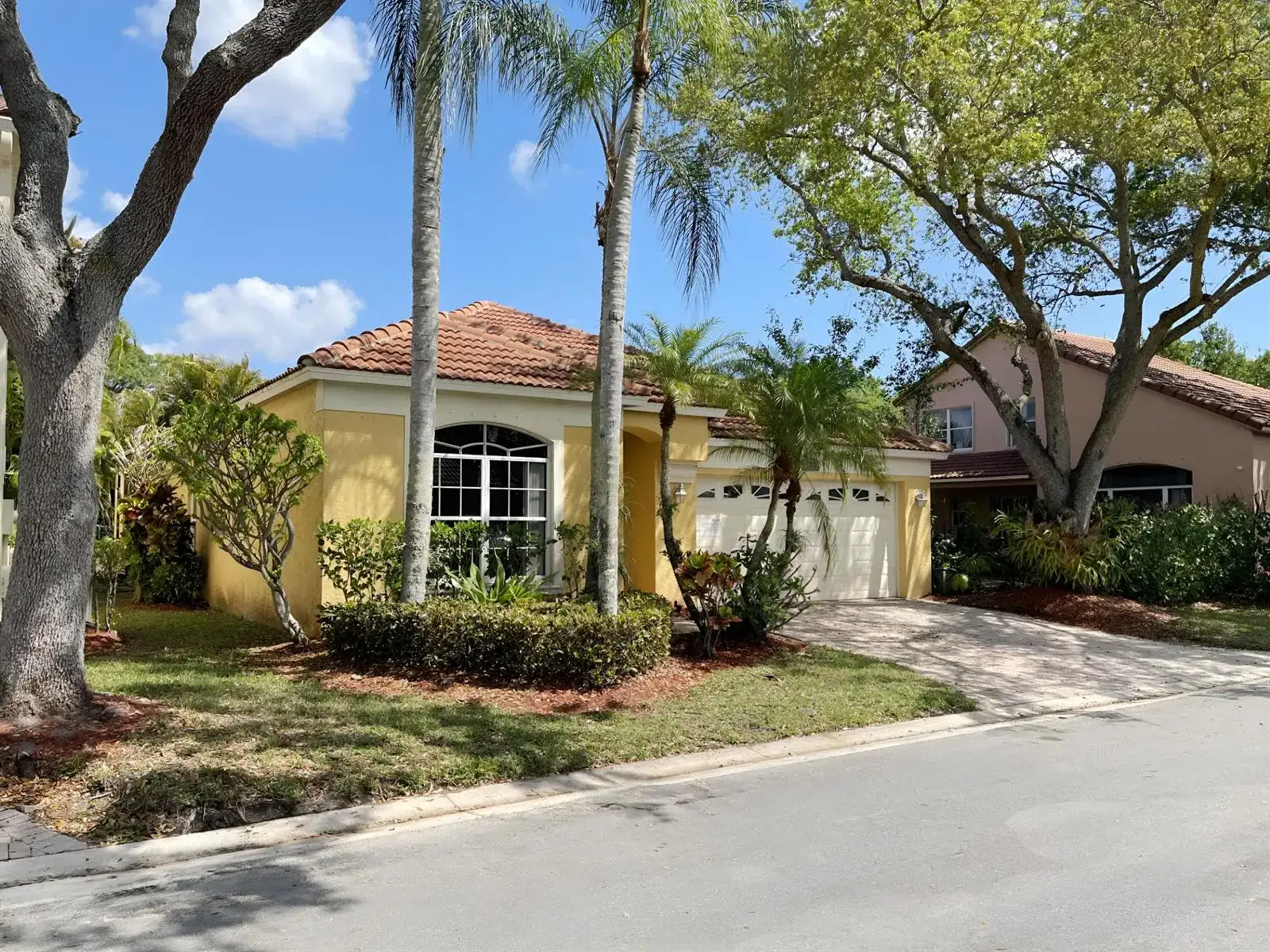 5338 Edenwood Lane, Riviera Beach FL 33418 photo 2