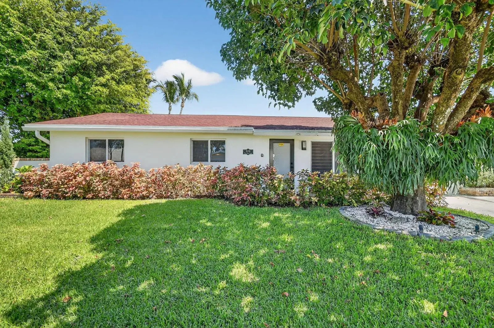 8416 Pine Tree Lane, West Palm Beach FL 33406