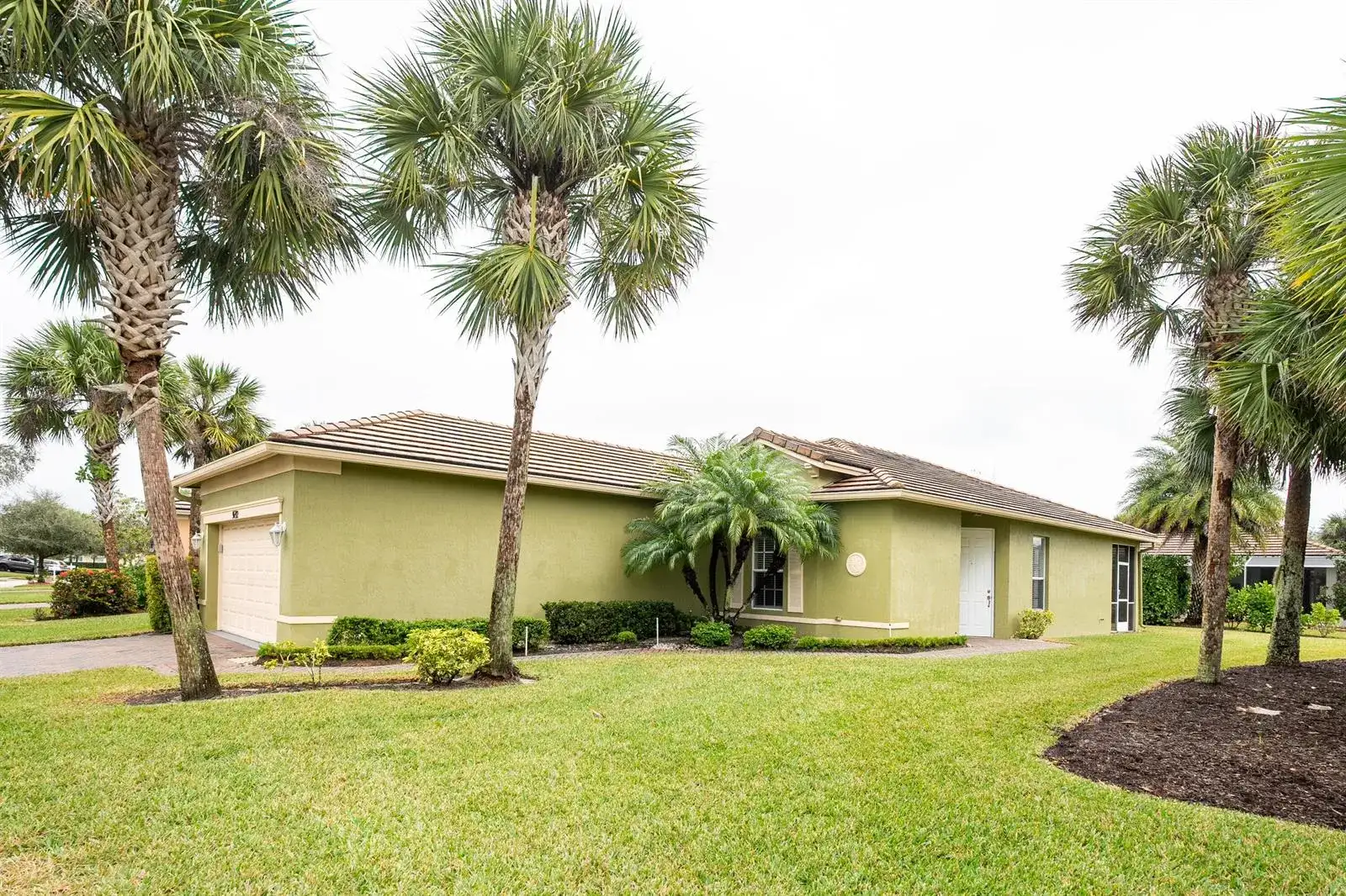 9692 SW Lindale Trace Boulevard, Port St. Lucie FL 34987 photo 2