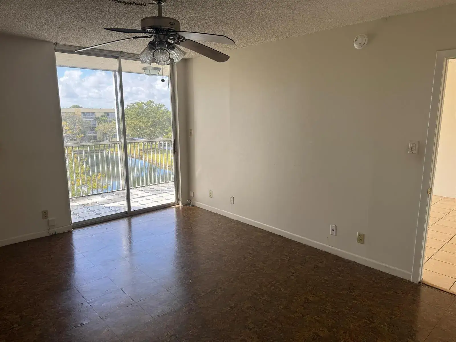 3141 NW 47th Terrace # 430, Lauderdale Lakes FL 33319