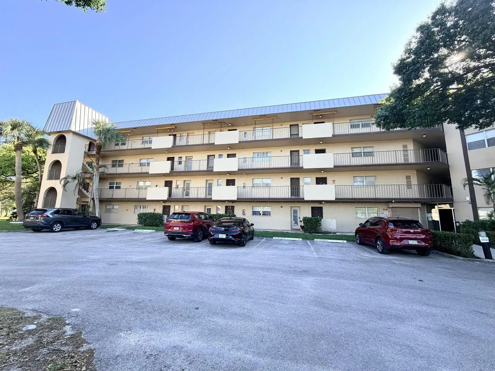 6260 S Falls Cir Drive # 201, Lauderhill FL 33319