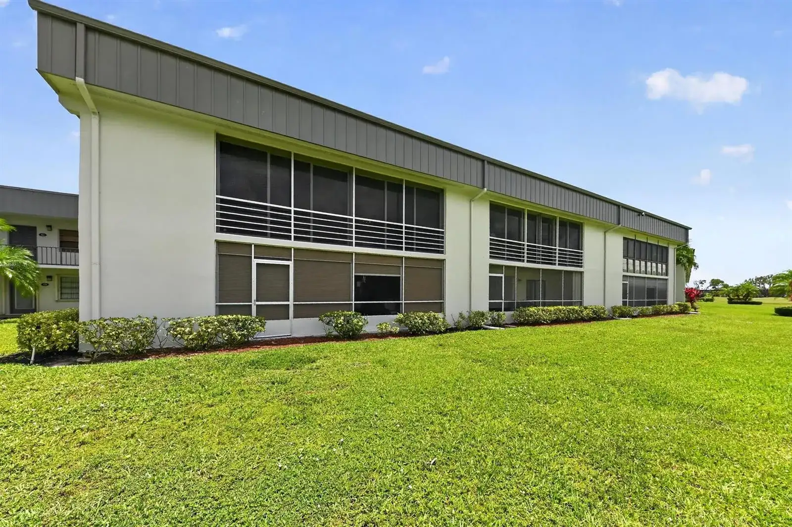 464 Piedmont J, Delray Beach FL 33484 photo 3